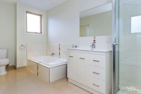 202/415 Highbury Rd, Burwood, VIC 3125