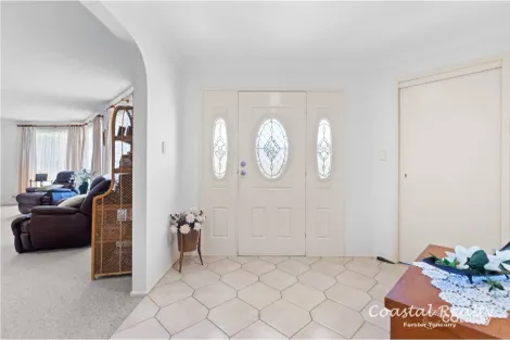 Property photo of 8 Huntly Close Tuncurry NSW 2428