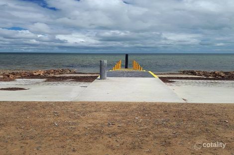 Property photo of 15 Flensburg Drive Weeroona Island SA 5495