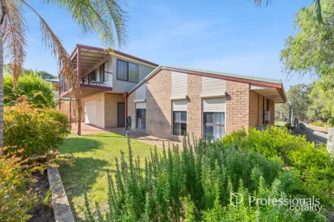 12 Barnes Ave, Australind, WA 6233