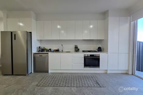 Property photo of 2/7A Fieldhouse Circuit Campbelltown NSW 2560