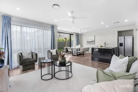 Property photo of 27 Majestic Crescent Hemmant QLD 4174