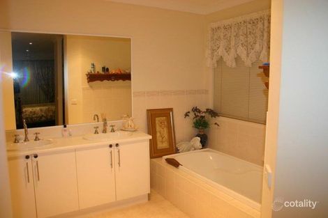 Property photo of 27 Mebbin Circuit Woongarrah NSW 2259