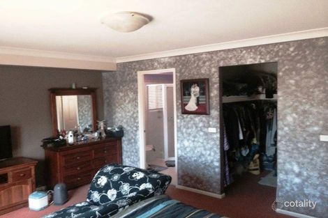 Property photo of 11 Canada Close Minto NSW 2566