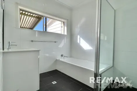 Property photo of 5 Plumpton Road Kooringal NSW 2650