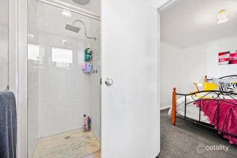 Property photo of 4 Tarn Place Wendouree VIC 3355