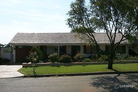 6 Sevenoaks Cres, Bass Hill, NSW 2197