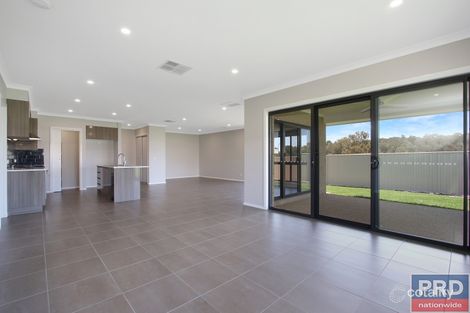 Property photo of 15 Stockman Circuit Thurgoona NSW 2640