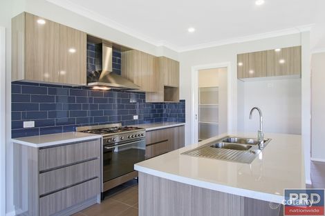 Property photo of 15 Stockman Circuit Thurgoona NSW 2640