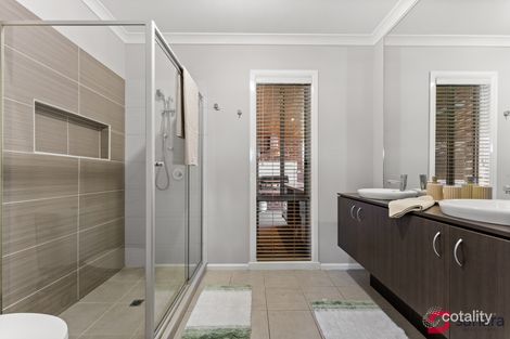 Property photo of 28 Winona Circuit Tarneit VIC 3029