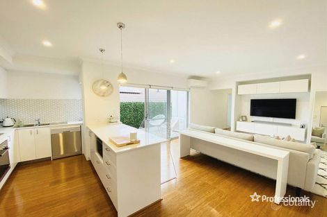 Property photo of 2/151 Huntriss Road Doubleview WA 6018