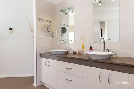 Property photo of 4 Protea Place Catalina NSW 2536