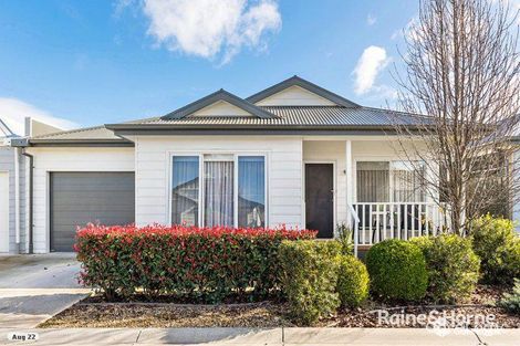 Property photo of 124/10 Skylark Boulevard Clyde North VIC 3978