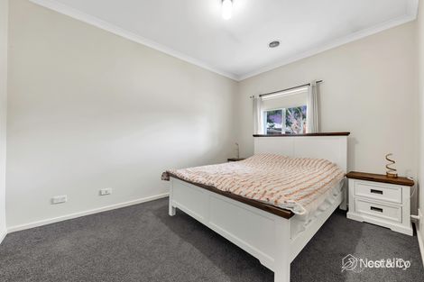 Property photo of 42 Ebony Circuit Craigieburn VIC 3064