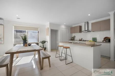 Property photo of 10 Morgan Crescent Werribee VIC 3030