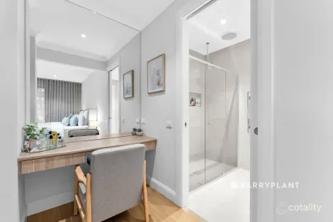 Property photo of 30 Oakview Boulevard Narre Warren North VIC 3804