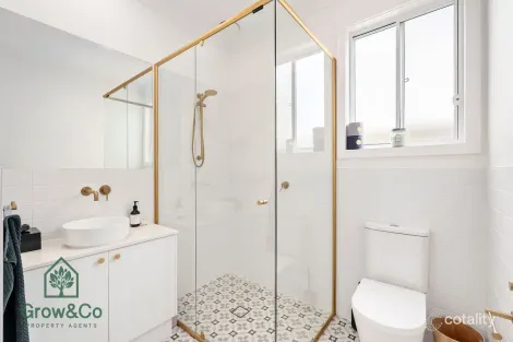 Property photo of 2 Fourth Avenue Labrador QLD 4215