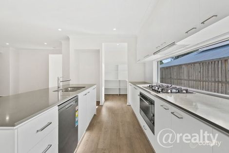 Property photo of 64 Taunton Circuit Upper Kedron QLD 4055