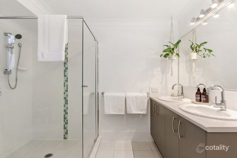 Property photo of 31 Emerson Drive Bonogin QLD 4213