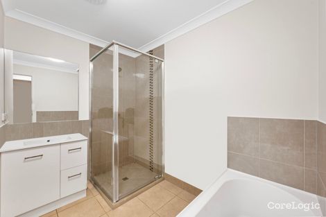 Property photo of 2/20A Hollanders Crescent Kelso QLD 4815