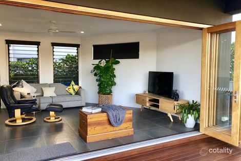 Property photo of 2/9 Margaroola Avenue Biggera Waters QLD 4216