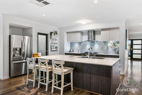 Property photo of 24 Verve Circuit Cranbourne West VIC 3977