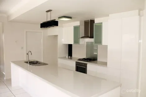 Property photo of 19/21 Andersson Court Highfields QLD 4352