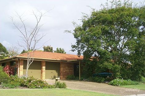 18 Bamburgh St, Carindale, QLD 4152