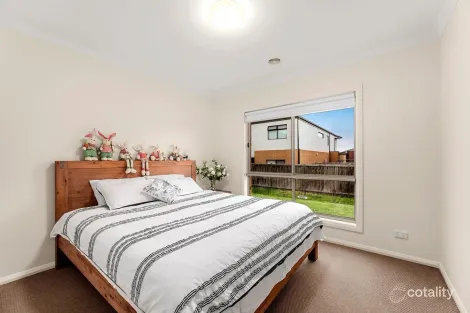 Property photo of 48 Barley Crescent Clyde North VIC 3978