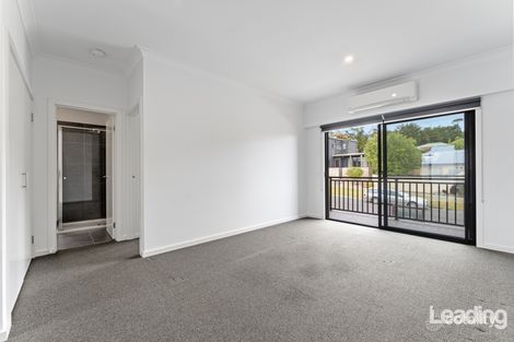 Property photo of 2/14 Outlook Way Sunbury VIC 3429