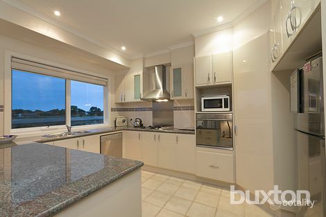 Property photo of 15 Ferrier Grove Bonbeach VIC 3196