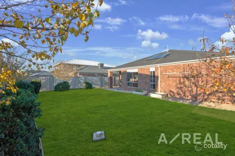 Property photo of 7 Aldinga Avenue Point Cook VIC 3030