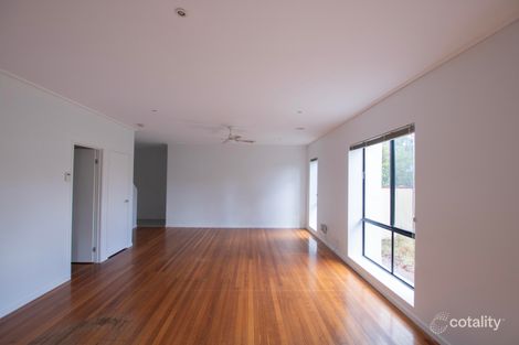 Property photo of 4/3 Mill Park Drive Mill Park VIC 3082