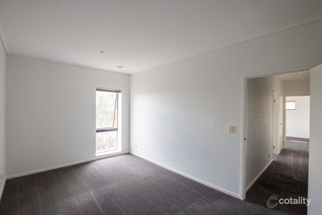 Property photo of 4/3 Mill Park Drive Mill Park VIC 3082