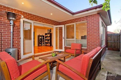 Property photo of 2/34 Royal Avenue Essendon North VIC 3041