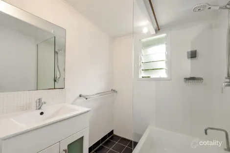 Property photo of 2/173 Kamerunga Road Freshwater QLD 4870