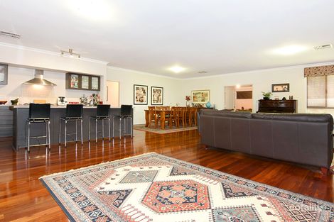 24 Leschenault Pde, Australind, WA 6233