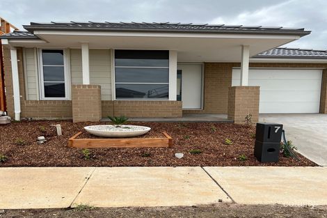 7 Pampas St, Rockbank, VIC 3335