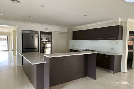 Property photo of 2 Berrima Close Craigieburn VIC 3064