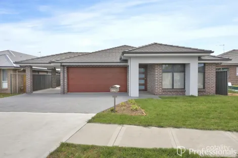 4a/4b Geddes St, Spring Farm, NSW 2570