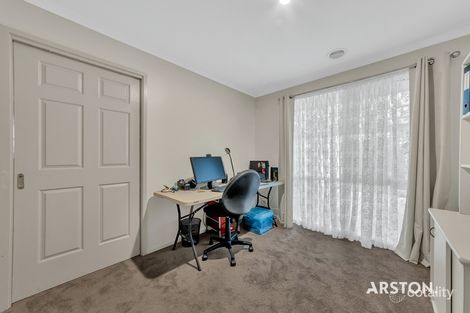 Property photo of 24 Dewsbury Court Narre Warren South VIC 3805