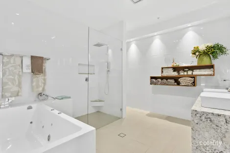 Property photo of 27 Cranbrook Place Illawong NSW 2234