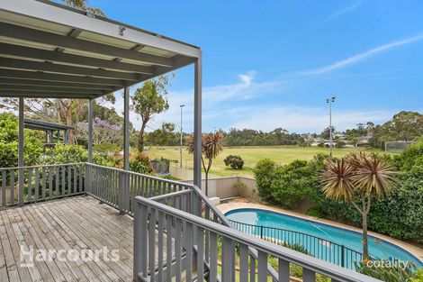 Property photo of 10 Hughes Crescent Kiama Downs NSW 2533