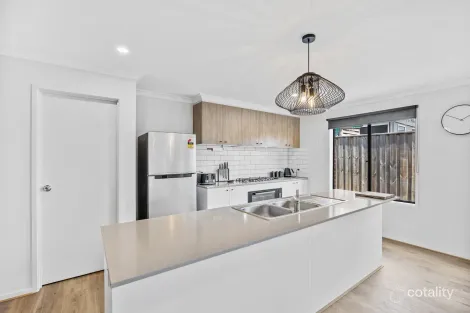Property photo of 48 Grampians Drive Moe VIC 3825