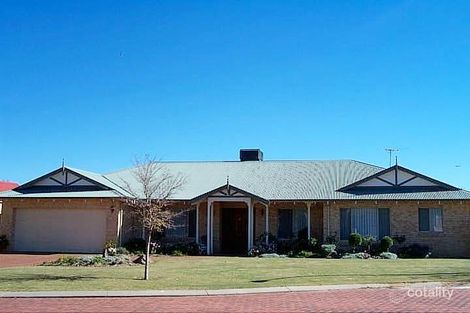 3 Elm Pl, Helena Valley, WA 6056