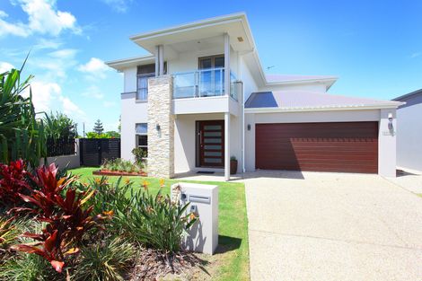Property photo of 17 Leeside Place Hope Island QLD 4212