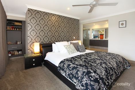 Property photo of 17 Leeside Place Hope Island QLD 4212