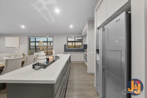 Property photo of 10 Sparrowhawk Drive Beveridge VIC 3753