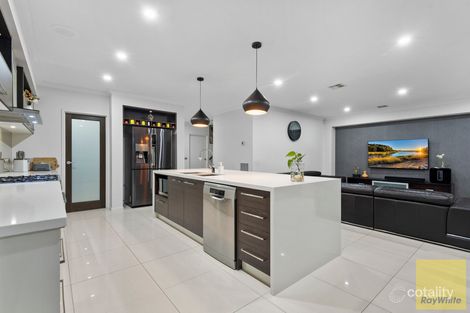 Property photo of 4 Larnook Crescent Truganina VIC 3029