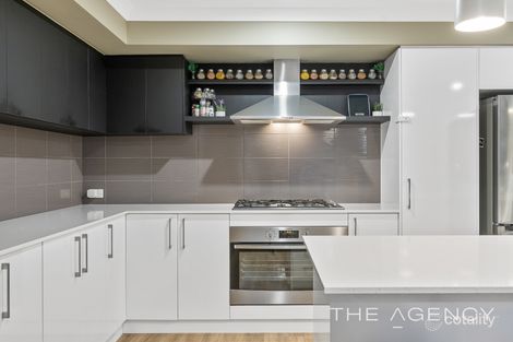 Property photo of 16 Halite Way Treeby WA 6164